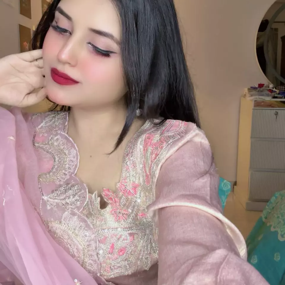 💝 রোমান্টি�?মুহূর্�?💝